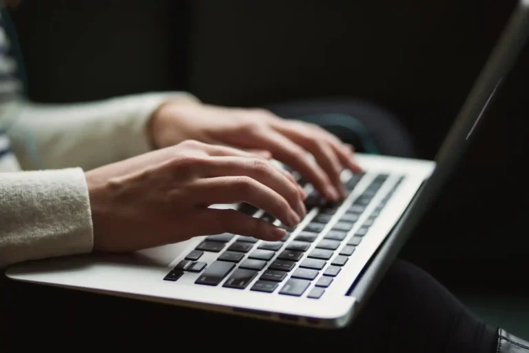 Top 5 Free AI Chrome Extensions- www.techyesno.com